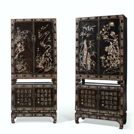 A PAIR OF CHINESE MOTHER-OF-PEARL-INLAID LACQUER COMPOUND CA... - Foto 1
