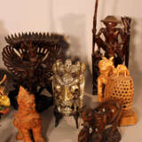 Lot of 10 Asian sculptures from different sizes, materials and dates - photo 3