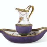 Sèvres Porcelain Factory. A SEVRES (HARD PASTE) PORCELAIN POWDERED PURPLE AND GOLD GRO... - photo 2