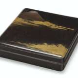 A JAPANESE BLACK AND GILT LACQUER WRITING BOX - фото 1