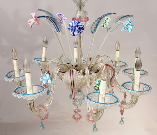Venetian chandelier in blossom shape with 8 branches in S shape with wide tazzas and flower rings - photo 3