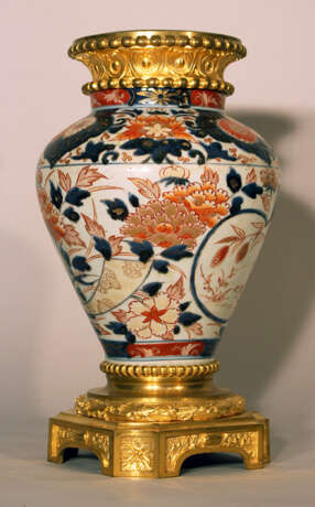 Imari porcelain vase in conical shape - фото 1