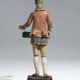 A POLYCHROME AND GILTWOOD FIGURE OF A GENTLEMAN - photo 2