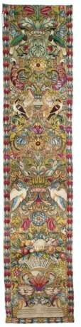 A PAIR OF ITALIAN SILK AND METAL THREAD EMBROIDERED PANELS - Foto 2