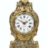 A LOUIS XV GILT AND SILVERED-BRONZE TRAVELING CLOCK - фото 1