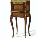 A LOUIS XV ORMOLU-MOUNTED TULIPWOOD, AMARANTH AND MARQUETRY ... - фото 1