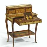 A LATE LOUIS XV ORMOLU-MOUNTED TULIPWOOD AND MARQUETRY BONHE... - Foto 2