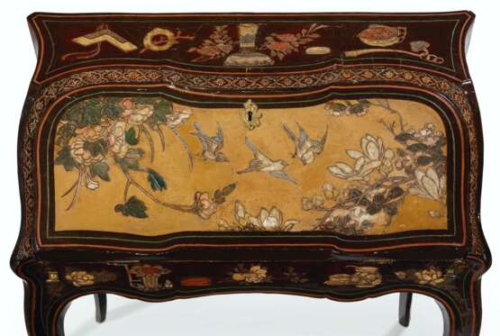 A LOUIS XV ORMOLU-MOUNTED CHINESE COROMANDEL LACQUER AND VER... - фото 2