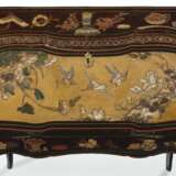 A LOUIS XV ORMOLU-MOUNTED CHINESE COROMANDEL LACQUER AND VER... - photo 2