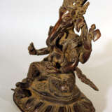 Two Indochinese bronze scupltures of godesses, on integrated bases - Foto 2