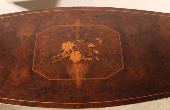 Art Deco table on central foot with four bowed side foot - photo 3