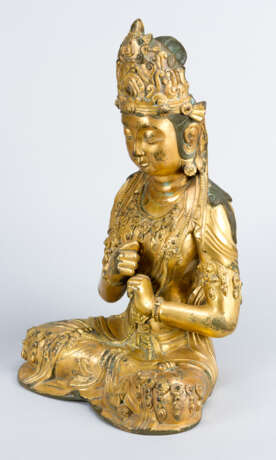 A late Ming bronze sculpture of goddess Guanyin - фото 2