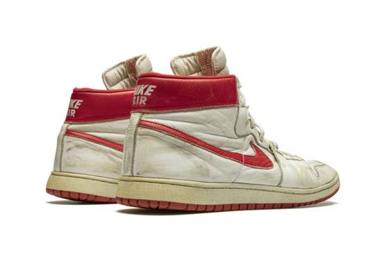 Air Ship, MJ Player Exclusive, Game-Worn Sneaker - фото 13