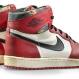 Air Jordan 1 High "'Shattered Backboard' Origin Story," Game-Worn Signed Sneaker - фото 11