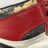 Air Jordan 1 High "'Shattered Backboard' Origin Story," Game-Worn Signed Sneaker - Foto 19