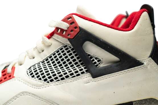 Air Jordan 4 “Fire Red,” Player Exclusive, Game-Worn Signed Sneaker - фото 14