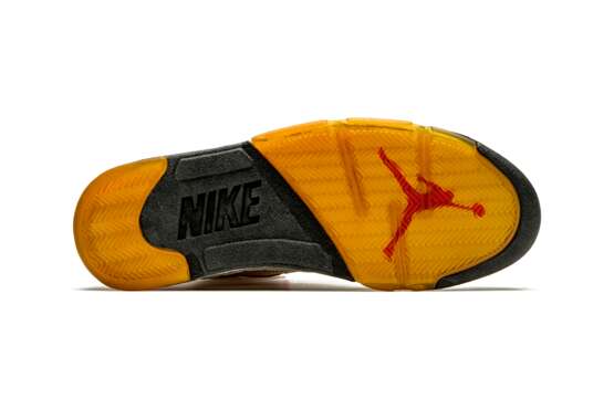 Air Jordan 5 “Fire Red,” Player Exclusive Sneaker - фото 8
