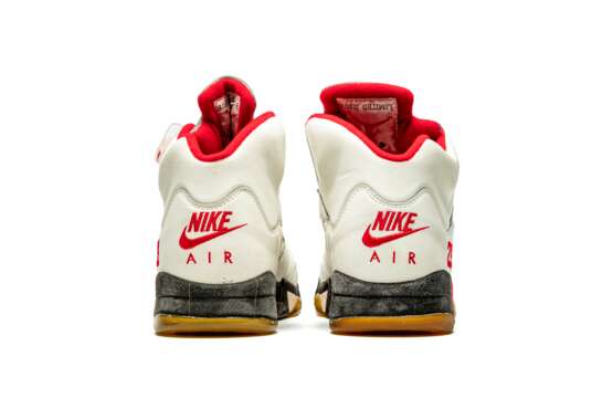 Air Jordan 5 “Fire Red,” Player Exclusive Sneaker - фото 12