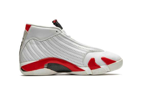 Air Jordan 14 “Chicago,” Player Exclusive, Practice-Worn Sneaker - Foto 3