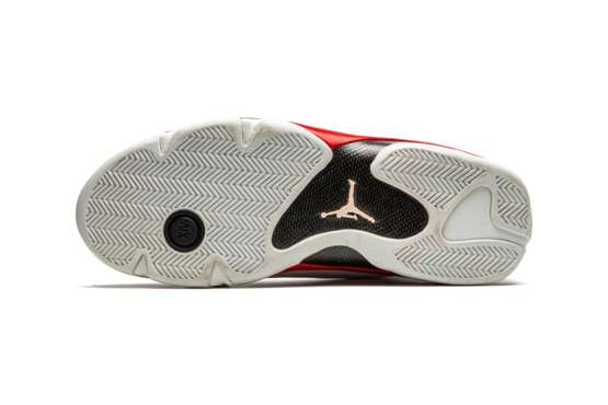 Air Jordan 14 “Chicago,” Player Exclusive, Practice-Worn Sneaker - photo 4