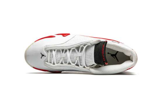 Air Jordan 14 “Chicago,” Player Exclusive, Practice-Worn Sneaker - Foto 9
