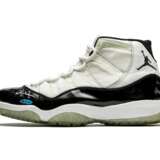 Air Jordan 11 “Concord,” Player Exclusive, Game-Worn Signed Sneaker - Foto 2