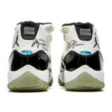 Air Jordan 11 “Concord,” Player Exclusive, Game-Worn Signed Sneaker - Foto 11