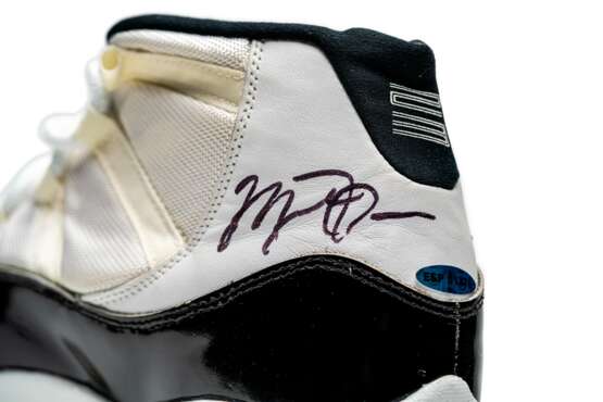 Air Jordan 11 “Concord,” Player Exclusive, Game-Worn Signed Sneaker - фото 18