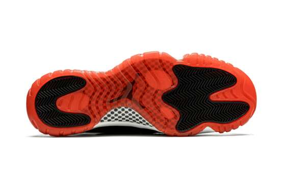 Air Jordan 11 “Bred,” Player Exclusive Sneaker - фото 8