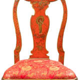 A PAIR OF NORTH EUROPEAN RED AND GILT JAPANNED SIDE CHAIRS - photo 3