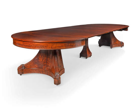 A LOUIS-PHILIPPE MAHOGANY EXTENDING DINING-TABLE - фото 3