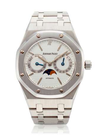 Audemars Piguet. AUDEMARS PIGUET, STEEL ROYAL OAK, REF. 25594ST, No. 699 - Foto 1