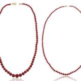 GROUP OF CORAL BEAD NECKLACES - фото 3