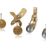 Walling, Christopher. CHRISTOPHER WALLING CULTURED PEARL AND GOLD EARRINGS - фото 2