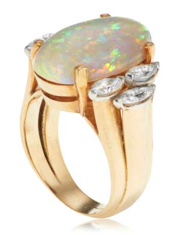 OPAL AND DIAMOND RING - Foto 2