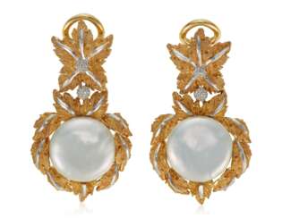 BUCCELLATI BUTTON PEARL AND GOLD EARRINGS