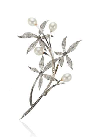 CULTURED PEARL AND DIAMOND FLOWER BROOCH - Foto 2