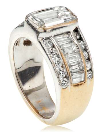 DIAMOND AND WHITE GOLD RING - фото 2