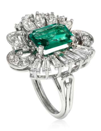 EMERALD AND DIAMOND RING WITH AGL REPORT - photo 2