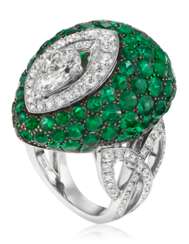 GRAFF DIAMOND AND EMERALD RING WITH GIA REPORT