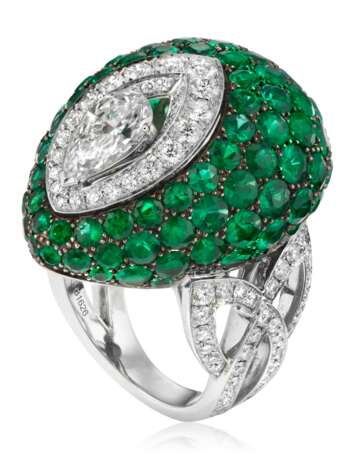 Graff. GRAFF DIAMOND AND EMERALD RING WITH GIA REPORT - фото 1
