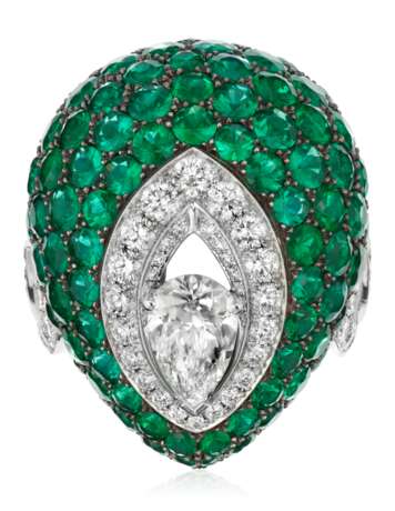 Graff. GRAFF DIAMOND AND EMERALD RING WITH GIA REPORT - фото 2