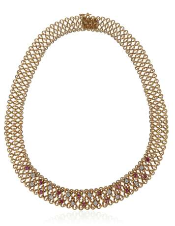 DIAMOND, RUBY AND GOLD NECKLACE - Foto 2