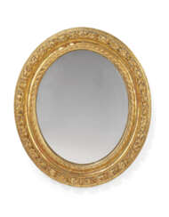 AN ITALIAN GILTWOOD OVAL PICTURE FRAME MIRROR