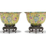 A PAIR OF CHINESE PAINTED ENAMEL DEEP BOWLS - photo 1