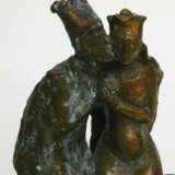 Unbekannter akademischer Künstler, Bronze - Plastik eines Schach - Königs, die Schach - Dame küssend - photo 2