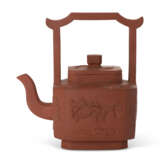 A CHINESE YIXING RED POTTERY TEAPOT - photo 1