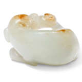 A SMALL CHINESE WHITE JADE DOG CARVING - photo 2