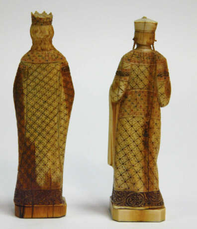Zwei Elfenbein - Figuren: König und Königin - photo 2