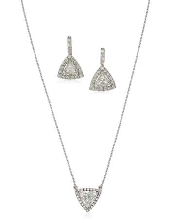 DIAMOND AND WHITE GOLD NECKLACE AND EARRINGS - фото 1